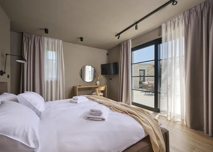 Madora Villa *